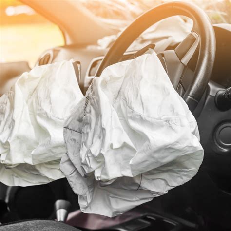 How to Interpret A Car Accident Dream Meaning - Telltale Dreams