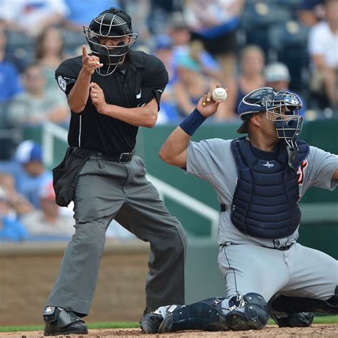 Baseball Umpire 的图像结果