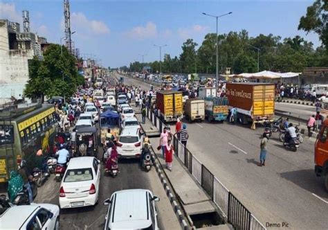 पंजाब के इस Highway की तरफ आ रहे हैं तो जरा संभल कर, लगा है लंबा जाम ...