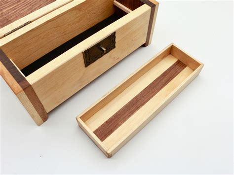 Wooden Jewelry Box from Walnut and Maple - Etto Woodworking