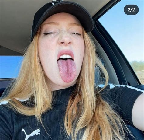 cat von k (upvote και έρχονται κι άλλα) : r/GreekCelebs