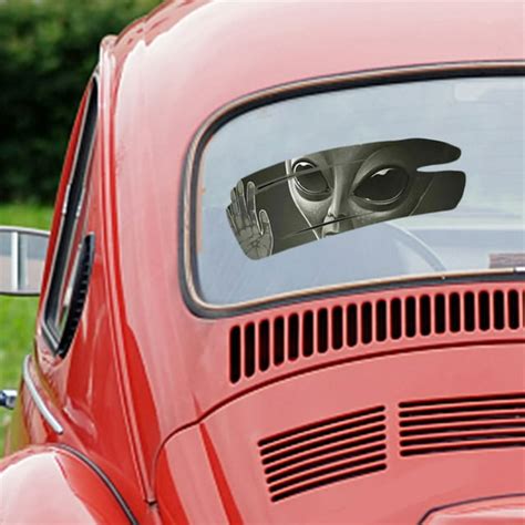 Alien Car Window 的图像结果