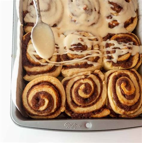 Easy Cinnamon Roll Icing (without cream cheese!)