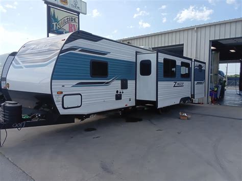 SOLD Used 2024 Crossroads ZINGER 331BH | Trailside RV Kansas City ...