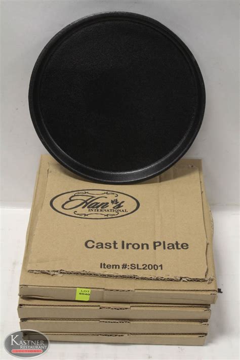 LOT OF 5 NEW 8" CAST IRON PLATES - Kastner Auctions