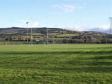 Burnt Sportsfield 的图像结果