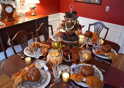 Thanksgiving Table Setting with Nature Themed Centepiece