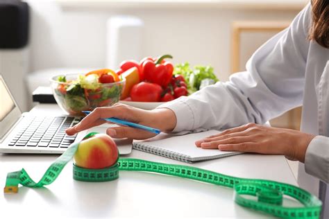 Become A Nutritionist In 2025 | Launch Your New Career 🚀