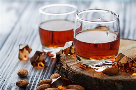 what does amaretto go with