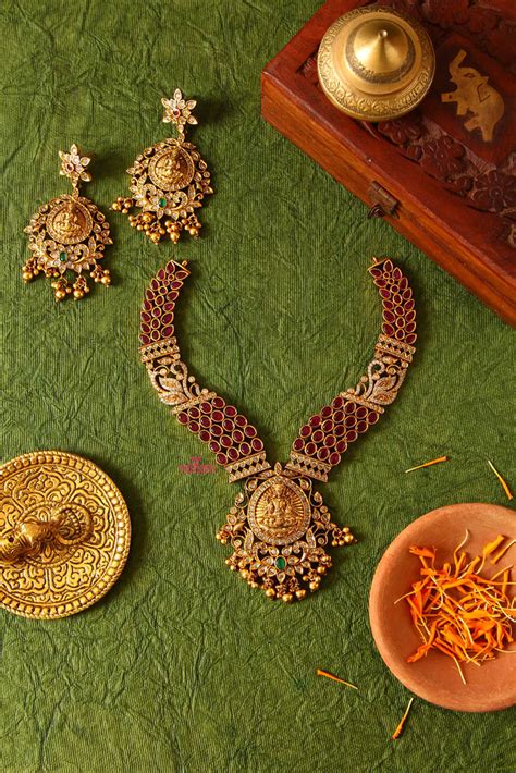 South Indian Jewellery – Sneha Rateria Store