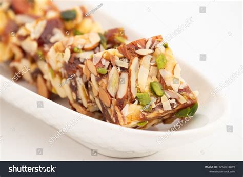 Arabian Khajur: Over 299 Royalty-Free Licensable Stock Photos ...