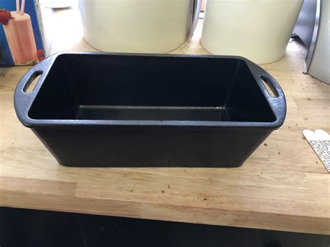 Just got a Lodge Loaf Pan! What’s the first thing I should make? : r ...