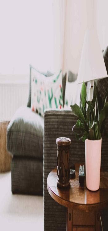 Beautiful Corner Table Designs Made Of Wood, Metal And Acrylic