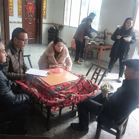 澜沧县大桥头村两个村民小组进县城参加集镇安置点安置房抽签-普洱党史