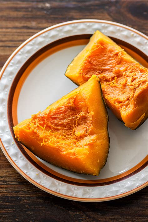How to Cook Kabocha Squash 101 (Japanese Pumpkin) - Okonomi Kitchen