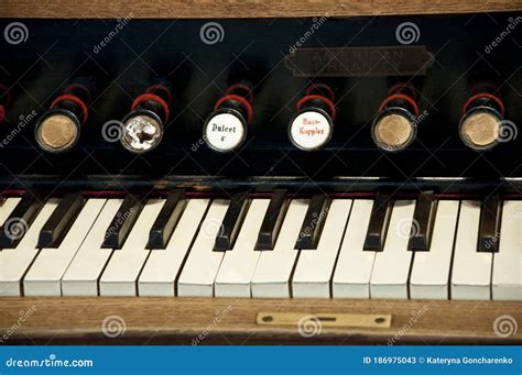 Harmonium. Pump Organ. Antique Pedal Organ. Christian Detaill - Organ ...