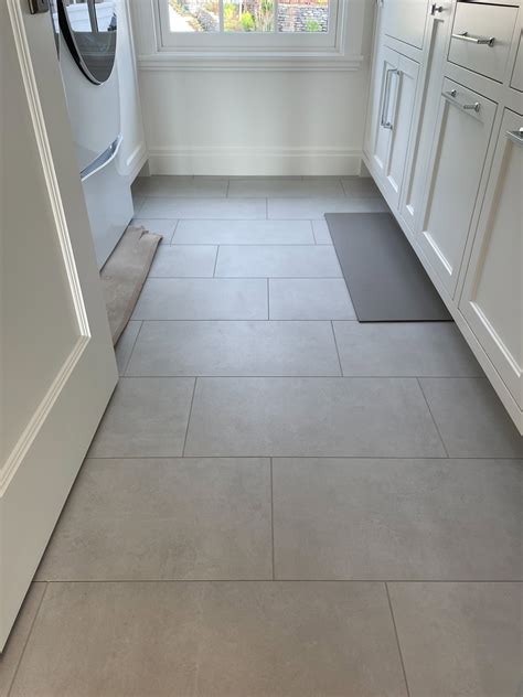 Contemporary Bellevue Custom Home - SDA Flooring Inc.