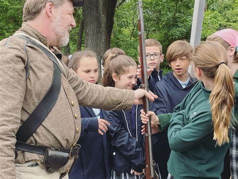 Grace Classical Academy | Excellence in Academics. Confidence in Faith.