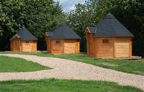 Didn't stay - no refund - Review of Lee Valley Camping and Caravan Park ...