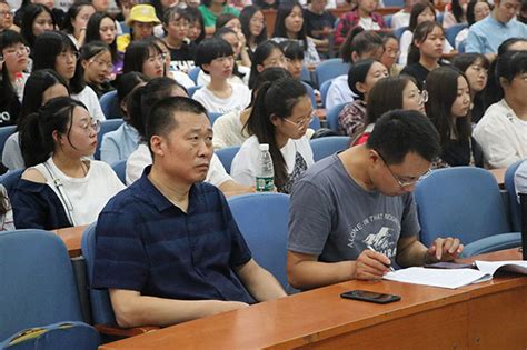 渤海大学开展系列文体活动 丰富学生课余生活|渤海大学|寝室|学生_新浪新闻