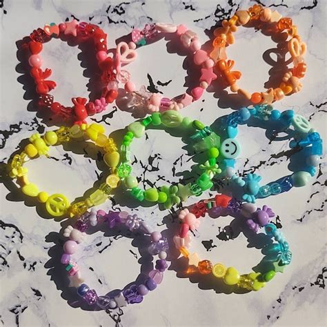 Kandi Skull Hand Tutorial 的图像结果