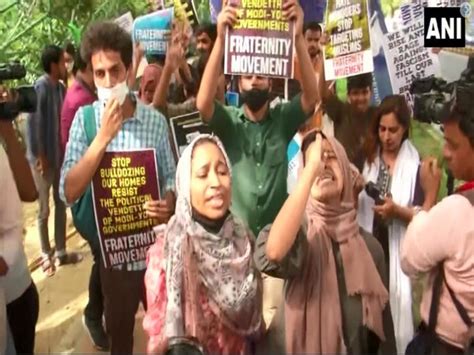 JNU students protest against demolition of Prayagraj violence accused ...