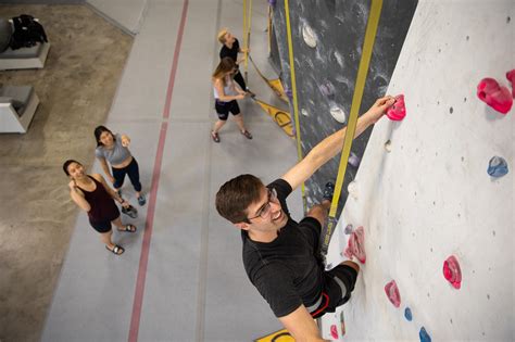 Climbing 的图像结果