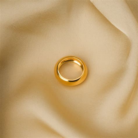 Eminence Orbit Gold Ring – Sterluv