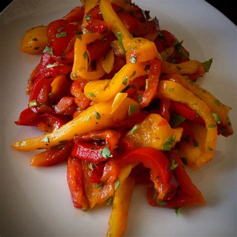 Oil-Free Roasted Bell Pepper Salad - Plants-Rule