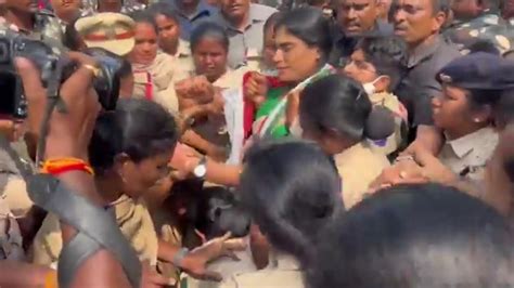 Vijayawada: Sharmila, other Congress cadre detained during stir against ...