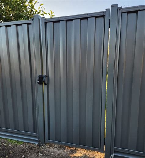 Colorbond Fencing Installation Guide 的图像结果