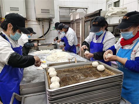 “包子有馅，温暖无限”——饮食服务中心为老师制作包子、熟菜服务