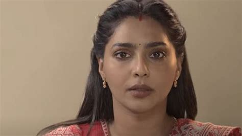 Watch Ammu Teaser: Aishwarya Lekshmi's gripping, emotional thriller to ...