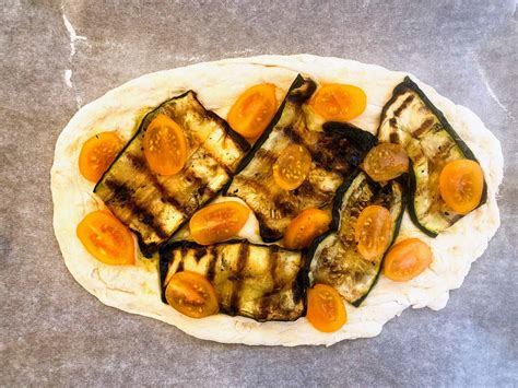 What Is Pinsa? - All About Rome’s Healthy Pizza - Eating Around Italy