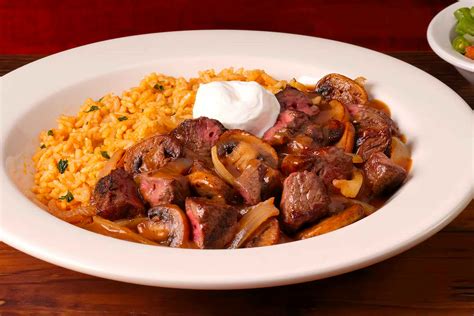 Larger-Than-Life Texas Roadhouse Family Meals: Prices & More - The ...