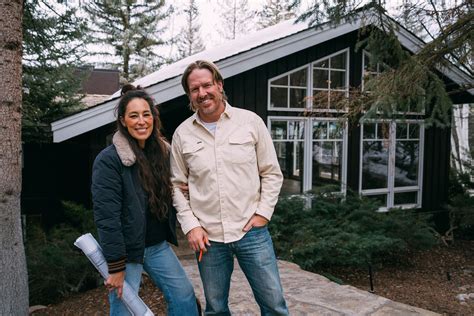 Take a Sneak Peek Inside Chip and Jo's New 'Fixer Upper'