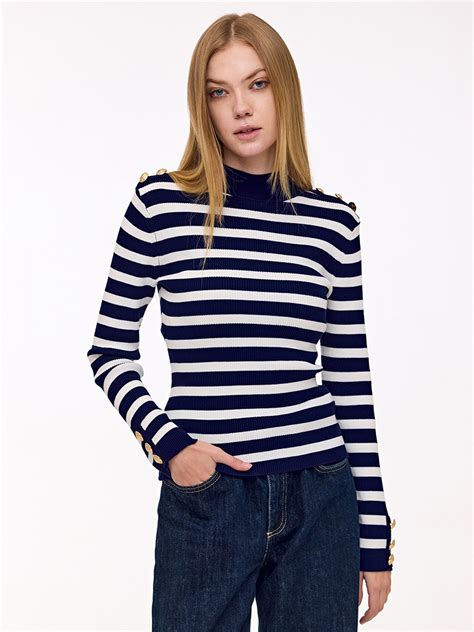 BLUE AND WHITE STRIPED SWEATER
