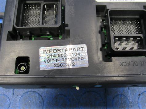 2004 Hummer H3 Body Control Module 的图像结果