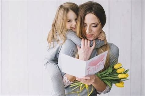 Día de la Madre: 5 Poemas para la madre de 4 estrofas que riman ...