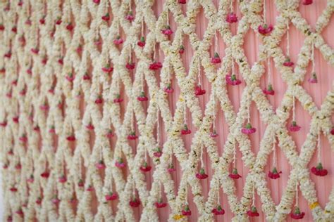 Minimalist to Maximalist: Flower Wall Decoration Ideas You’ll Love