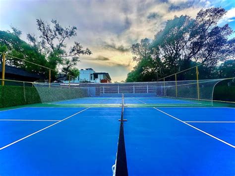 Book Sports Venues & Turfs Online | LOBBI