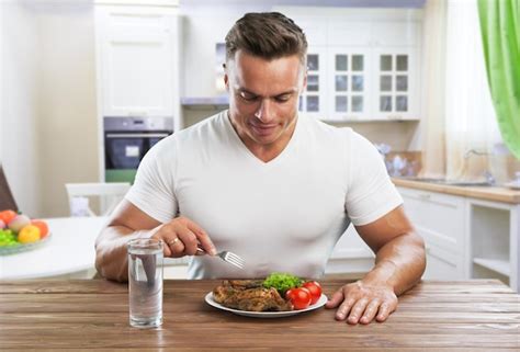 Eating 的图像结果