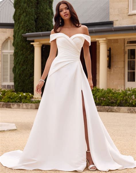 Charm of Simple Wedding Dresses | Modern Wedding Dresses