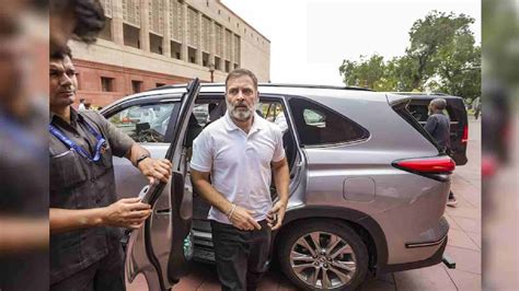 Wayanad landslides: Rahul speaks with CM; urges UDF workers to provide ...