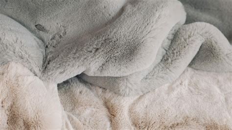 Deep Pile Faux Fur Throws | Bedding | Natural Bed Company