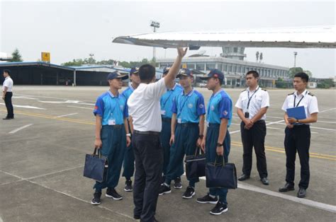 湘潭县第一中学海航班学员暑期特色活动-湖北蔚蓝通用航空科技股份有限公司
