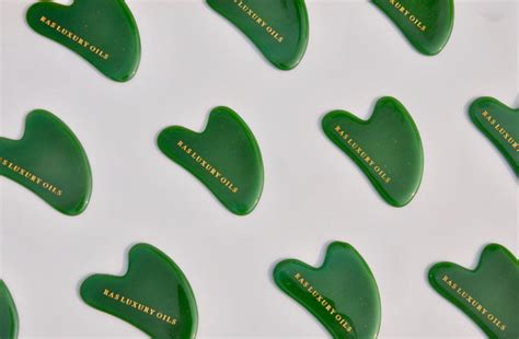 Everything you need to know about JADE GUA SHA: Benefits, How to use ...