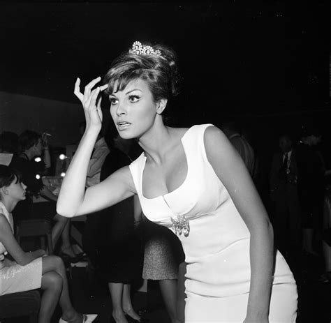How Raquel Welch's fame 'took toll' on children Damon and Tahnee after ...