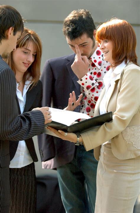 Bussiness People Meeting 的图像结果