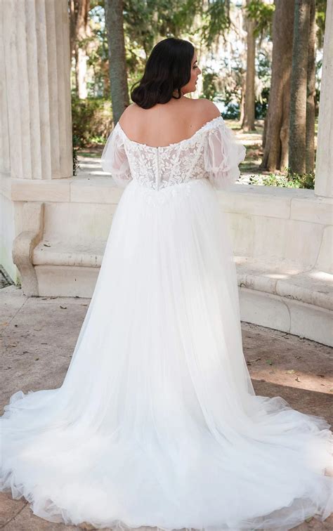 PLUS SIZE BOHO WEDDING DRESS with Lace Tulle and Sleeves